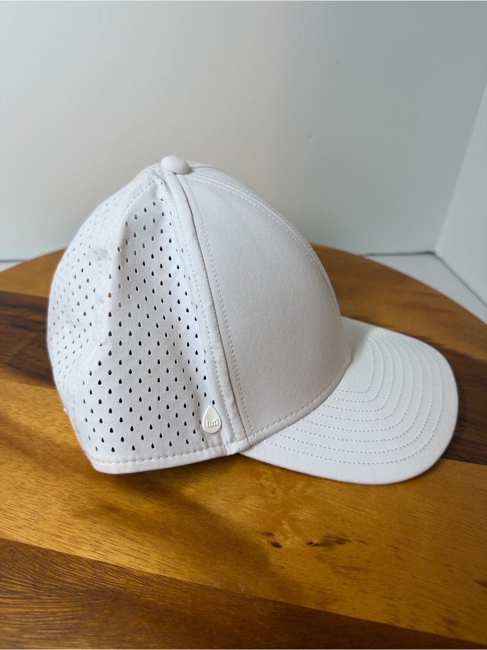 Melin white A-Game Hydro hat, clean, size 58 CM - Picture 3 of 9